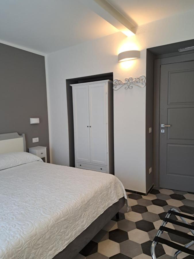 Hotel Pavian Levanto Esterno foto